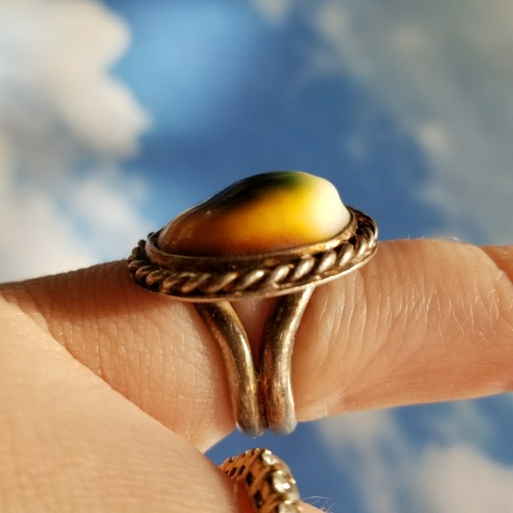 Relisted -vintage Operculum shell ring eye silver tone sz 4 - Picture 5 of 8